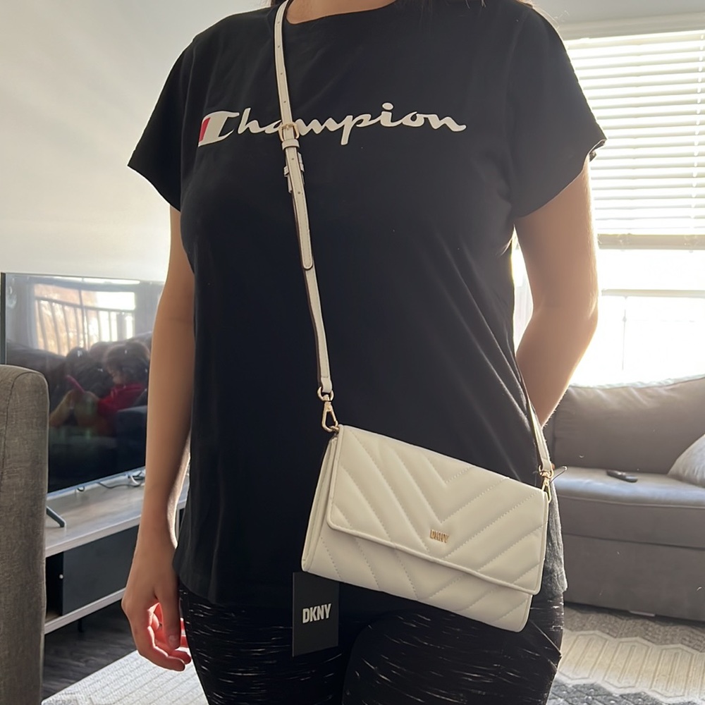 NWT DKNY CROSS BAG - Picture 5 of 5